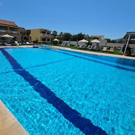 Tondoris Apartahotel 2*