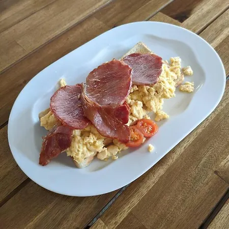 Tondoris מלון דירות 3*