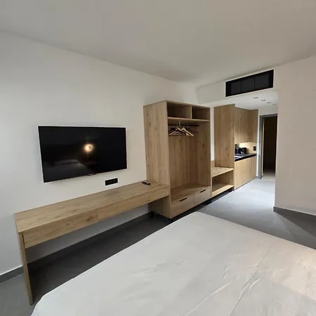 Tondoris 公寓式酒店 3*